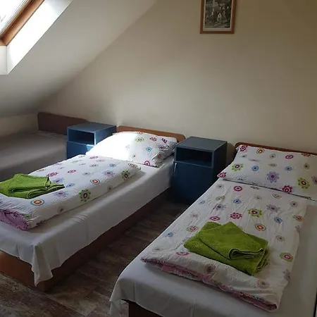 Nimrod Vendeghaz Guest house *